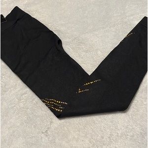 Urban Vibe Capri Studded Leggings - Small